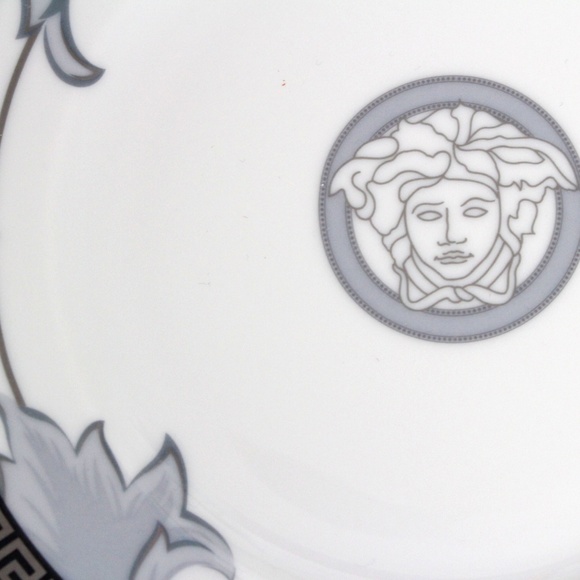 Versace Medusa Plate - Picture 3 of 4